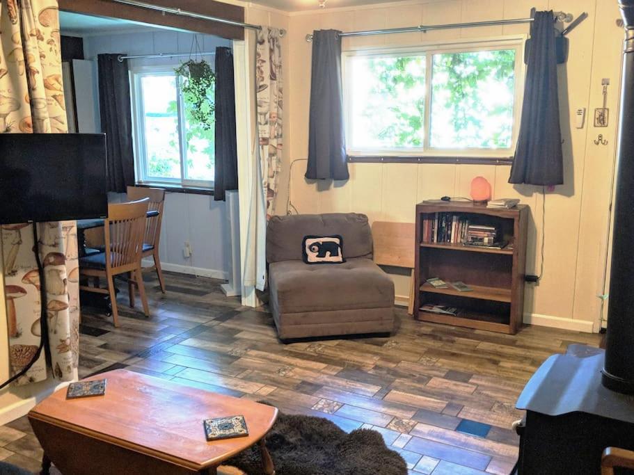 Sleeping Wolf Guest House โอกเฮิร์สต์ ภายนอก รูปภาพ